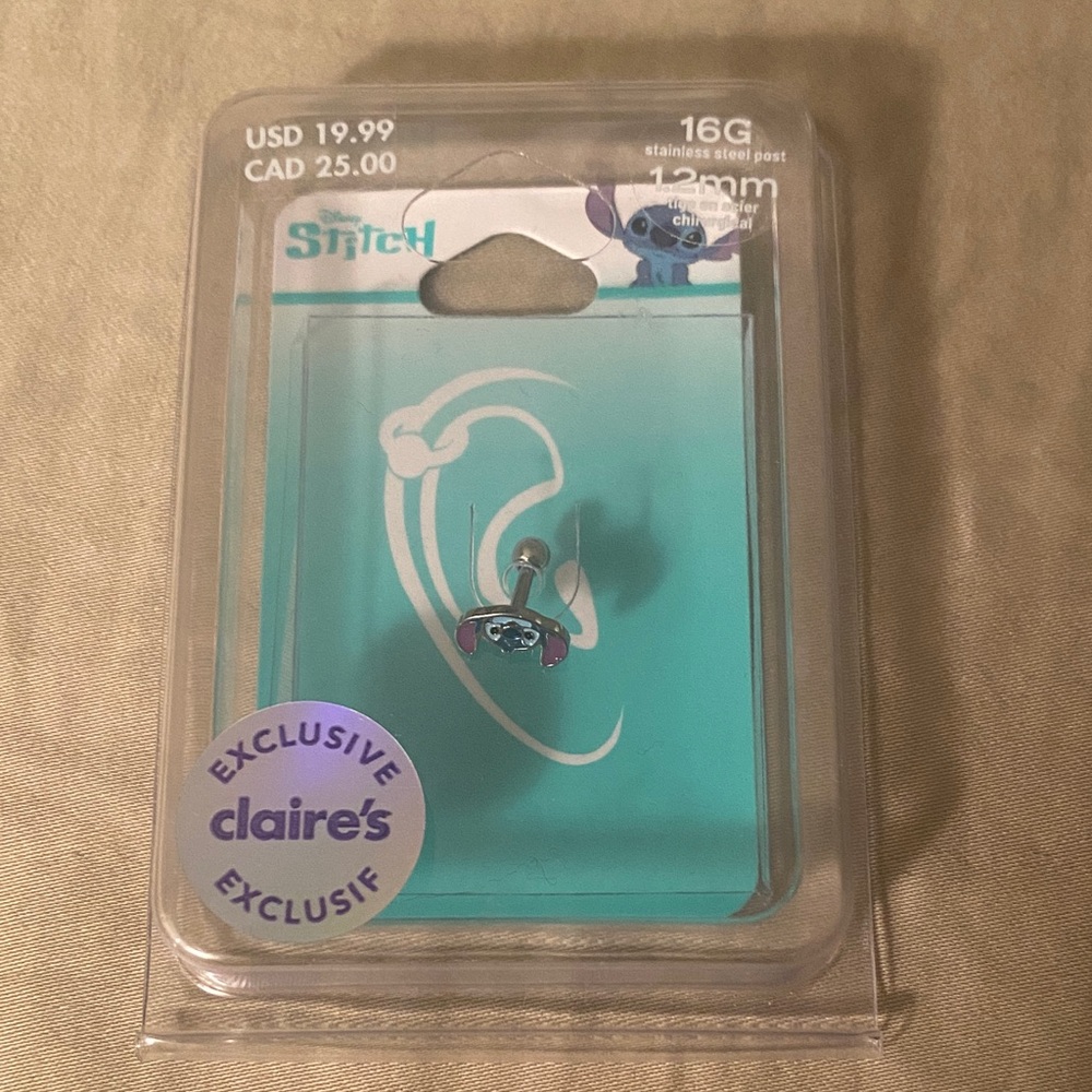 Claire’s Exclusive 16G Disney Stitch Earring